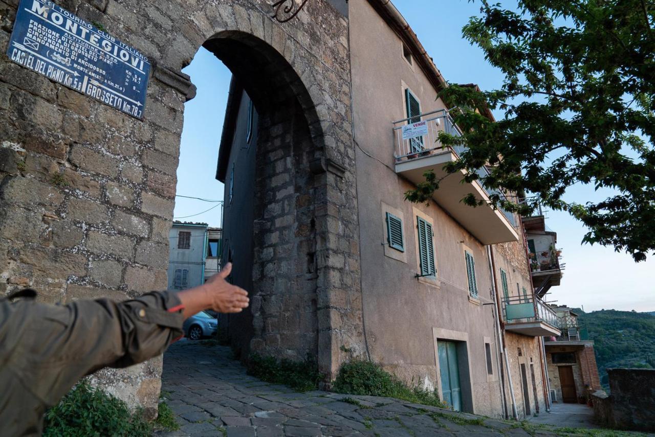 Cantina Nel Castello Montegiovi Εξωτερικό φωτογραφία